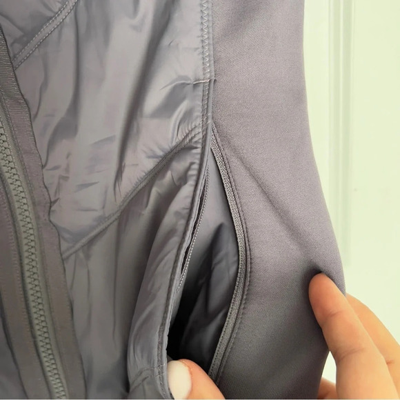 Athleta Rock Ridge Primaloft Vest size S - Picture 12 of 16